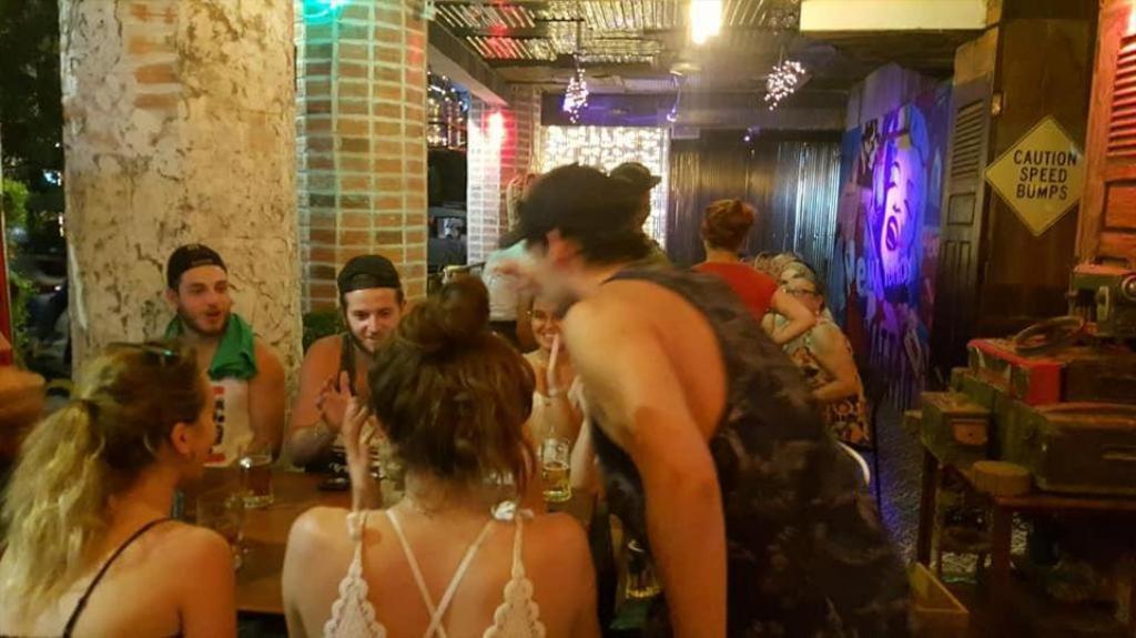 Route 66 Music Restaurant & Hostel Siem Reap Luaran gambar